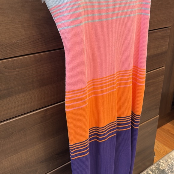 Colorful Sleeveless Maxi Dress - Picture 3 of 8